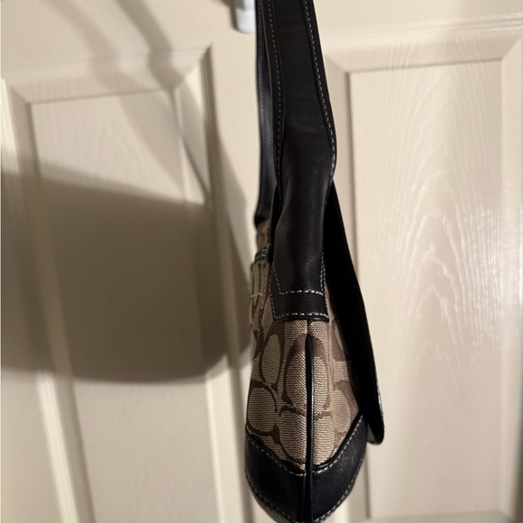 [Coach]  Signature Black & Brown Bag - Picture 13 of 14
